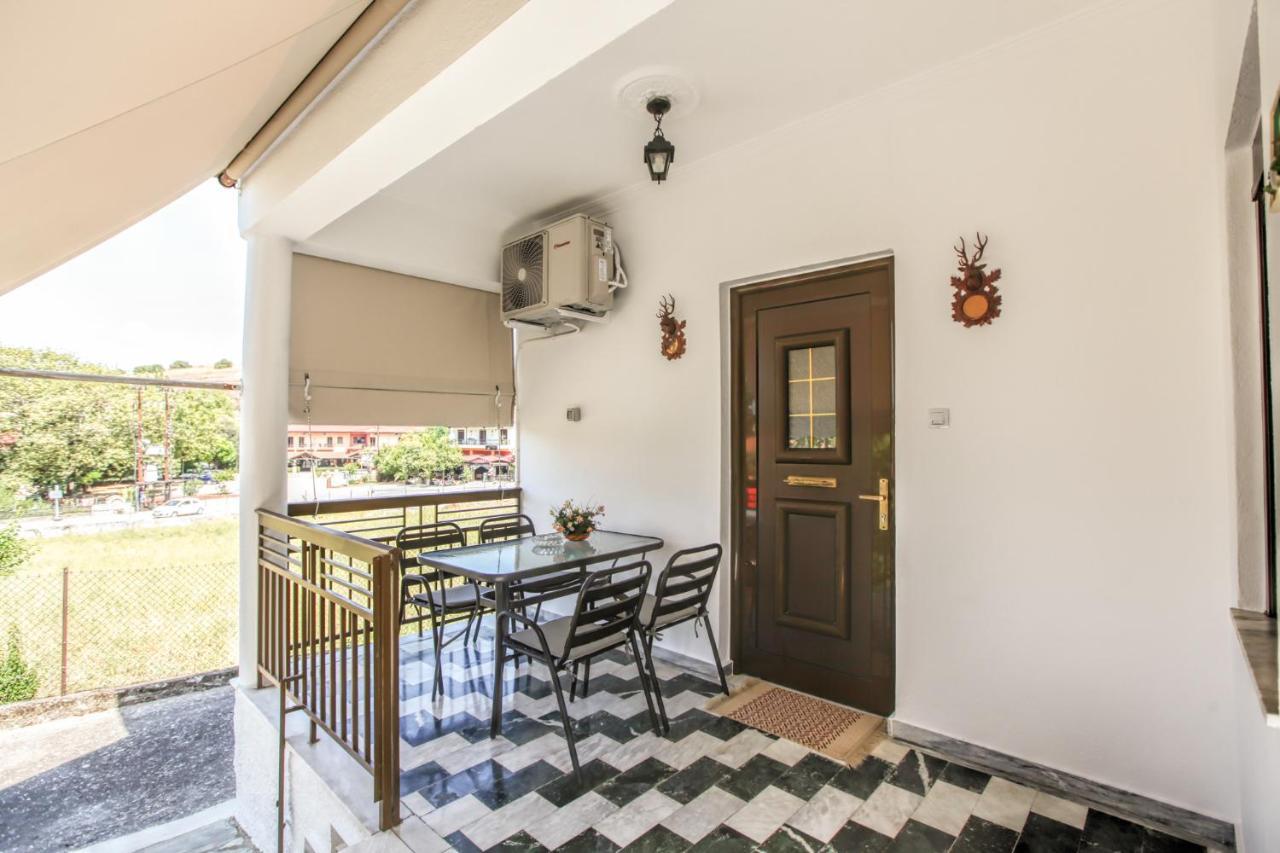 Socrates Ethnic And Traditional Home Kalampáka Luaran gambar